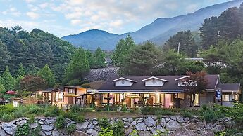 Gapyeong Cheongsol Pension