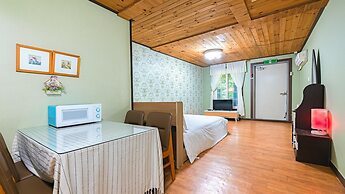 Gapyeong Cheongsol Pension