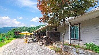 Gapyeong Cheongsol Pension