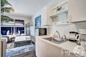 Modern 5BR with Private Heated Pool