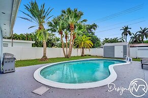 Modern 5BR with Private Heated Pool