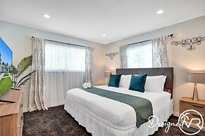 Modern 5BR with Private Heated Pool