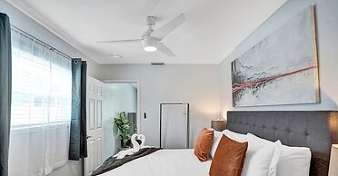 Modern 5BR with Private Heated Pool