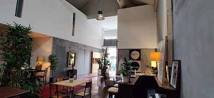 Caruma Surf Hostel & Suites