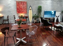 Caruma Surf Hostel & Suites