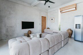 Concrete Retreat Umalas