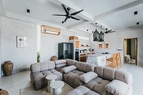 Concrete Retreat Umalas