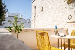 Vico Bianco Raro Rooms Collections