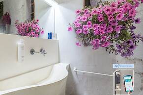 Vico Bianco Raro Rooms Collections