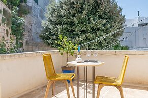 Vico Bianco Raro Rooms Collections