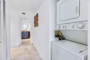 Chic Bayfront Condo With Stunning View