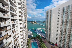 Chic Bayfront Condo With Stunning View