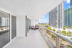 Chic Bayfront Condo With Stunning View