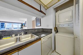 Chic Bayfront Condo With Stunning View