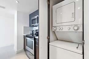 Chic Bayfront Condo With Stunning View