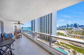 Chic Bayfront Condo With Stunning View