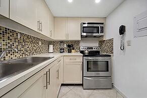 Chic Bayfront Condo With Stunning View