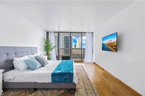 Chic Bayfront Condo With Stunning View