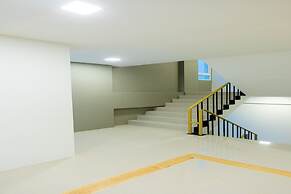 Zayn Express & Suites