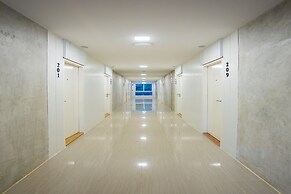 Zayn Express & Suites