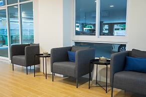 Zayn Express & Suites