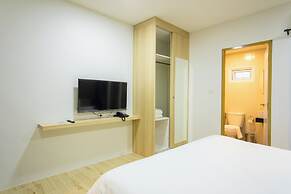 Zayn Express & Suites