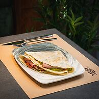 Praxitelous Luxury Suites