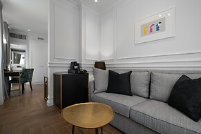 Praxitelous Luxury Suites