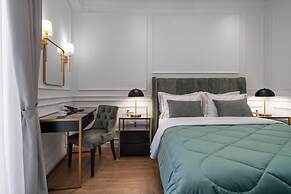 Praxitelous Luxury Suites