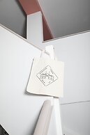 Bob W Commercial House