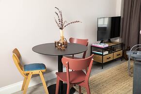 Bob W Commercial House