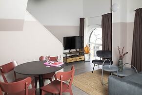 Bob W Commercial House