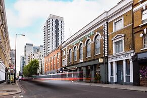 Bob W Commercial House