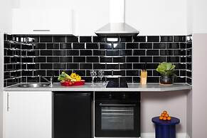 Bob W Commercial House