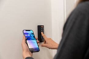 Bob W Commercial House