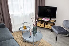 Bob W Commercial House