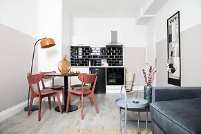 Bob W Commercial House