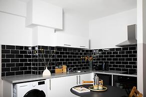 Bob W Commercial House