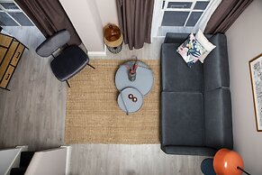 Bob W Commercial House