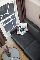 Bob W Commercial House