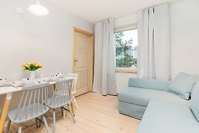 Kraszewskiego Apartment by Renters