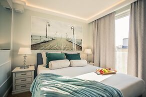 Sky and Sea Apartment by Renters