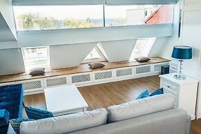 Sky and Sea Apartment by Renters