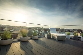 Sky and Sea Apartment by Renters