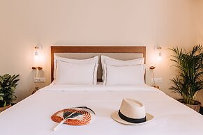 Dave by the Beach Loutraki