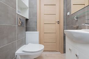 Berka Joselewicza Apartment by Renters