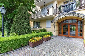 Patio Mare B8 Apartment by Renters