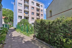 Malczewskiego Apartment by Renters