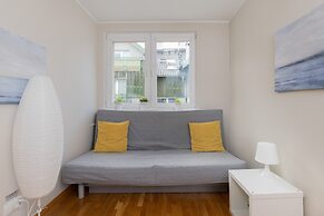 Malczewskiego Apartment by Renters