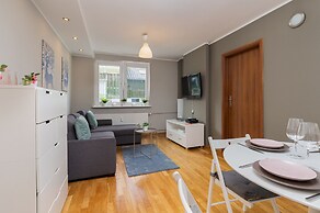 Malczewskiego Apartment by Renters